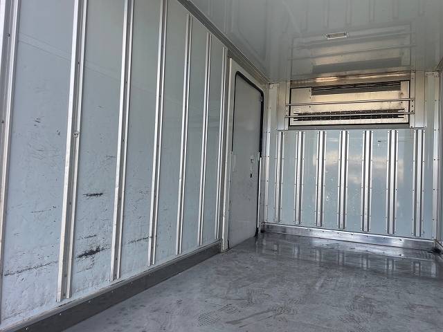 いすゞエルフ冷凍車（冷蔵車）小型（2t・3t）[写真10]