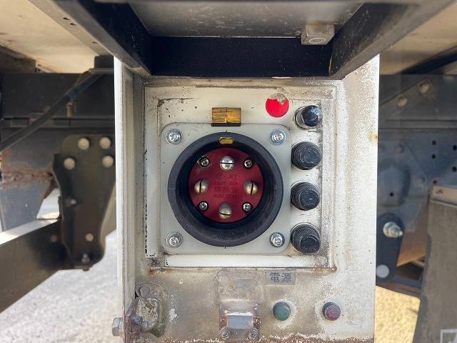 いすゞエルフ冷凍車（冷蔵車）小型（2t・3t）[写真16]