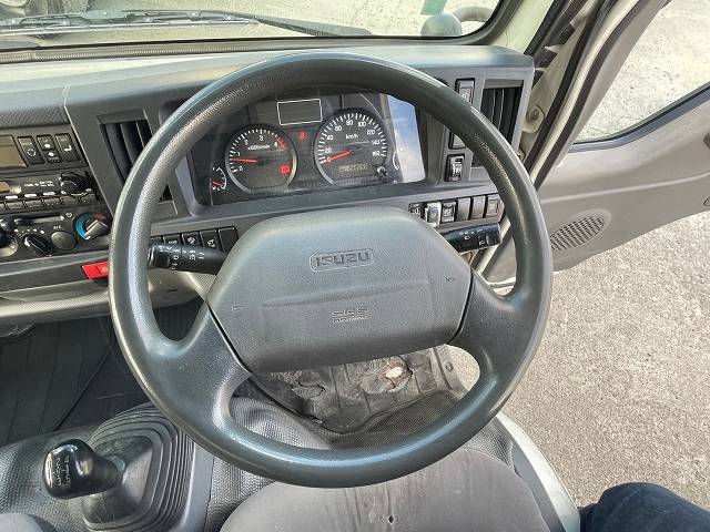 いすゞエルフ冷凍車（冷蔵車）小型（2t・3t）[写真26]