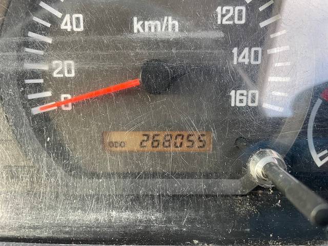 いすゞエルフ冷凍車（冷蔵車）小型（2t・3t）[写真27]