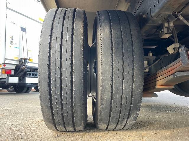 いすゞエルフ冷凍車（冷蔵車）小型（2t・3t）[写真38]