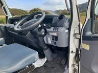 三菱ふそうキャンター平ボディ小型（2t・3t）[写真28]