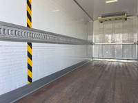 三菱ふそうキャンター冷凍車（冷蔵車）小型（2t・3t）[写真11]