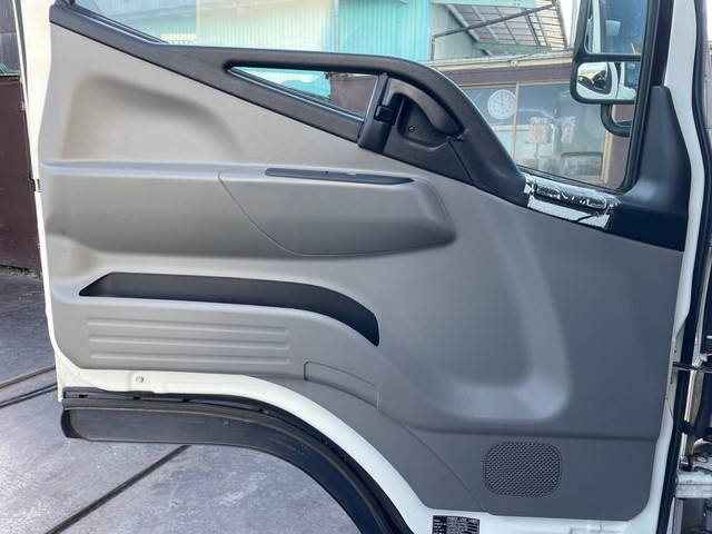 三菱ふそうキャンター冷凍車（冷蔵車）小型（2t・3t）[写真26]