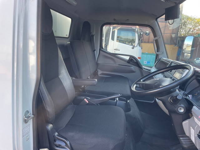 三菱ふそうキャンター冷凍車（冷蔵車）小型（2t・3t）[写真29]