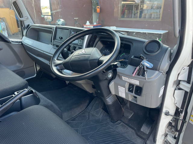 三菱ふそうキャンター冷凍車（冷蔵車）小型（2t・3t）[写真31]