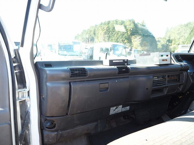 いすゞエルフクレーン5段小型（2t・3t）[写真31]