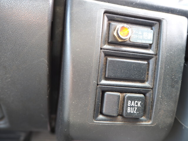 いすゞエルフクレーン5段小型（2t・3t）[写真38]