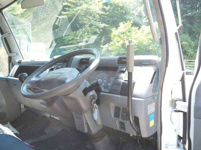 三菱ふそうキャンター高所作業車小型（2t・3t）[写真38]