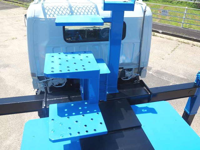 三菱ふそうキャンター高所作業車小型（2t・3t）[写真09]