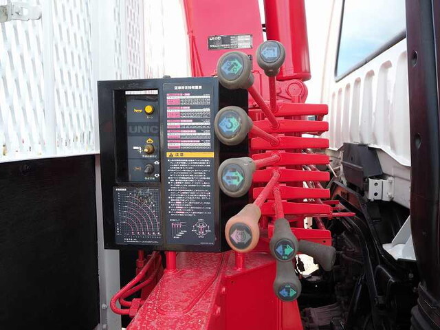 三菱ふそうファイタークレーン6段中型（4t）[写真26]