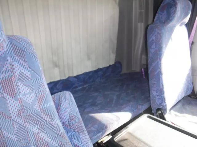 日野レンジャーセルフクレーン4段増トン（6t・8t）[写真11]