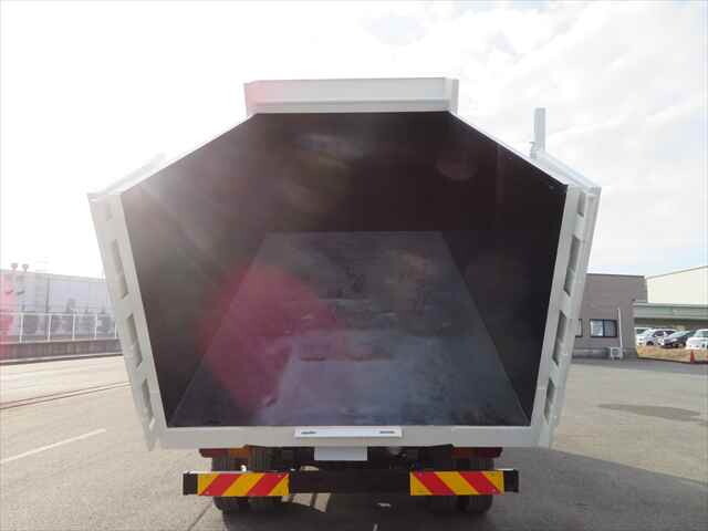 いすゞフォワード深ダンプ（土砂禁ダンプ）中型（4t）[写真11]