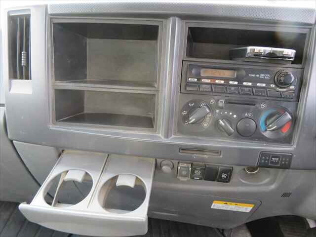 いすゞフォワード深ダンプ（土砂禁ダンプ）中型（4t）[写真33]