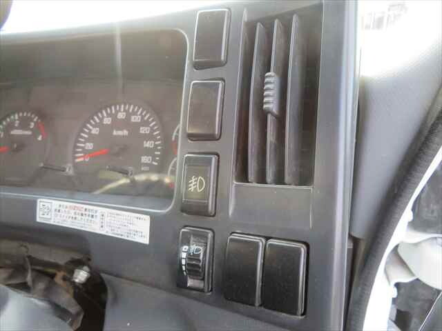 いすゞフォワード深ダンプ（土砂禁ダンプ）中型（4t）[写真36]