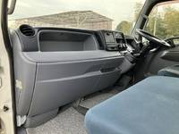 三菱ふそうキャンターアルミバン小型（2t・3t）[写真32]