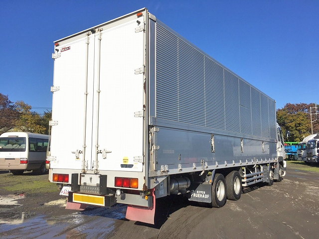 いすゞギガアルミウイング大型（10t）[写真02]