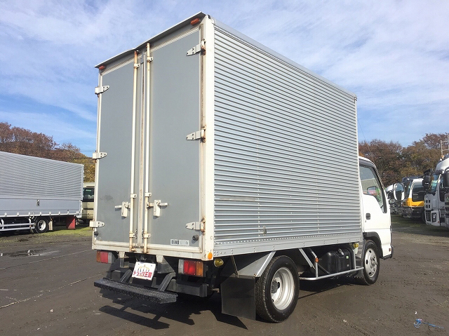 いすゞエルフアルミバン小型（2t・3t）[写真02]