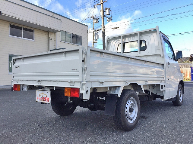 トヨタタウンエース平ボディ小型（2t・3t）[写真02]