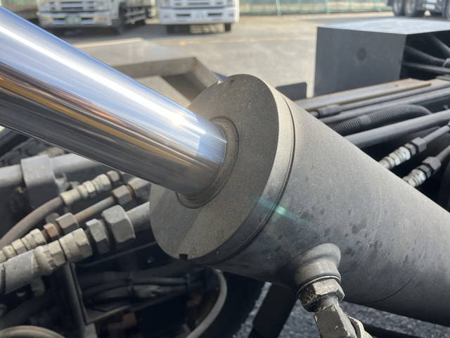 いすゞエルフパッカー車（塵芥車）小型（2t・3t）[写真18]