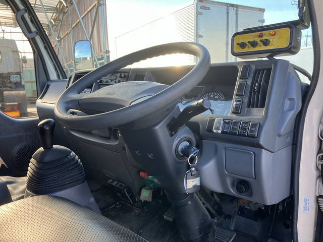 いすゞエルフパッカー車（塵芥車）小型（2t・3t）[写真33]