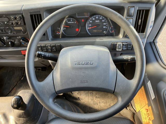 いすゞエルフパッカー車（塵芥車）小型（2t・3t）[写真37]