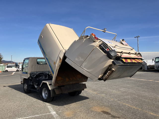 いすゞエルフパッカー車（塵芥車）小型（2t・3t）[写真04]