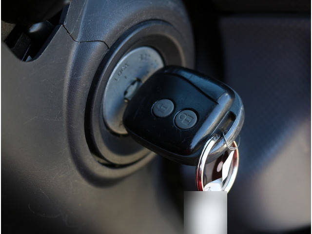 いすゞエルフ平ボディ小型（2t・3t）[写真23]