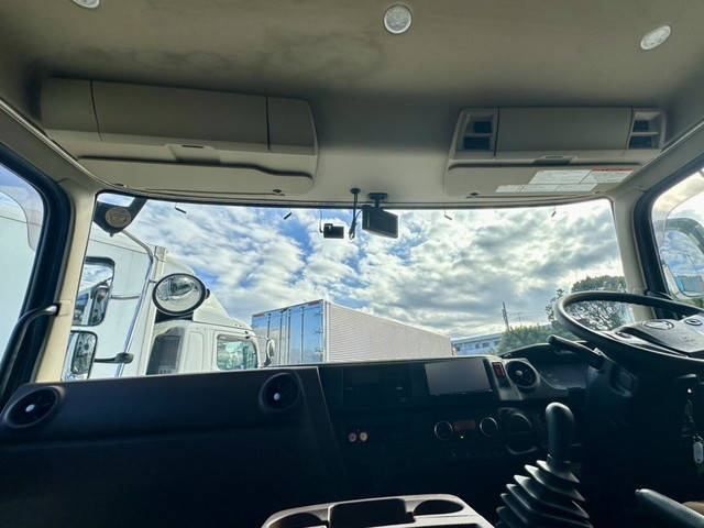 日野レンジャー冷凍車（冷蔵車）中型（4t）[写真13]