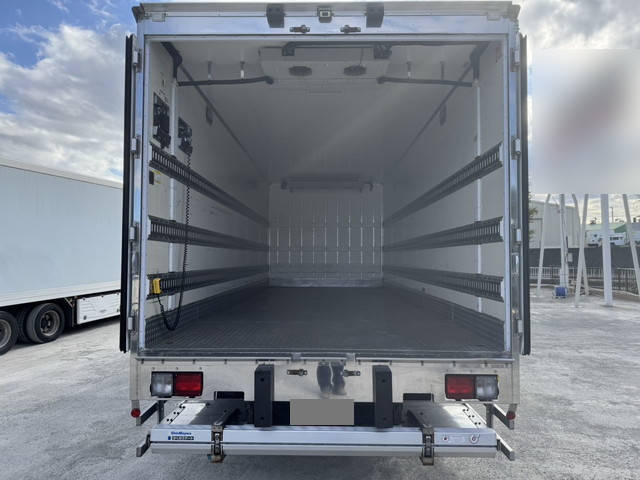 日野レンジャー冷凍車（冷蔵車）中型（4t）[写真24]