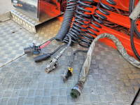 UDトラックスクオントレーラーヘッド（トラクターヘッド）大型（10t）[写真13]