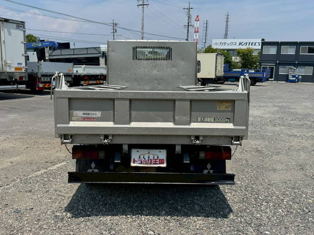 三菱ふそうキャンターダンプ小型（2t・3t）[写真09]