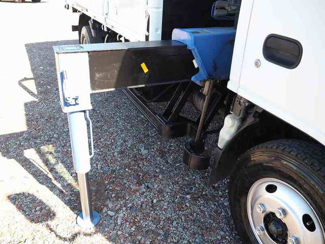 いすゞエルフクレーン3段小型（2t・3t）[写真08]