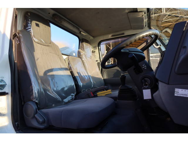 いすゞエルフコンテナ専用車小型（2t・3t）[写真23]