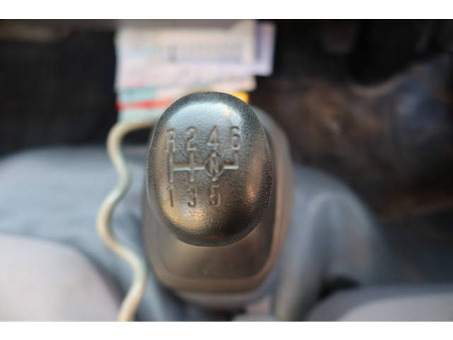 いすゞエルフコンテナ専用車小型（2t・3t）[写真28]