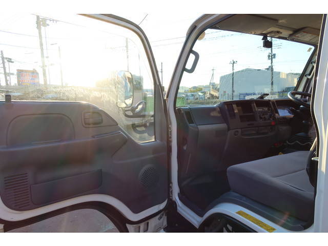 いすゞエルフコンテナ専用車小型（2t・3t）[写真30]