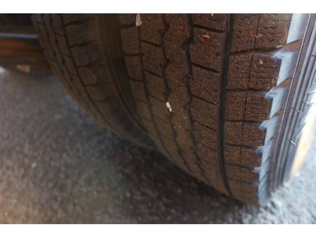 いすゞエルフコンテナ専用車小型（2t・3t）[写真04]