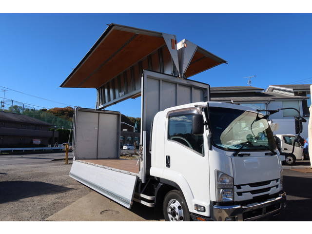 いすゞフォワードアルミウイング中型（4t）TKG-FRR90T2 [写真01]