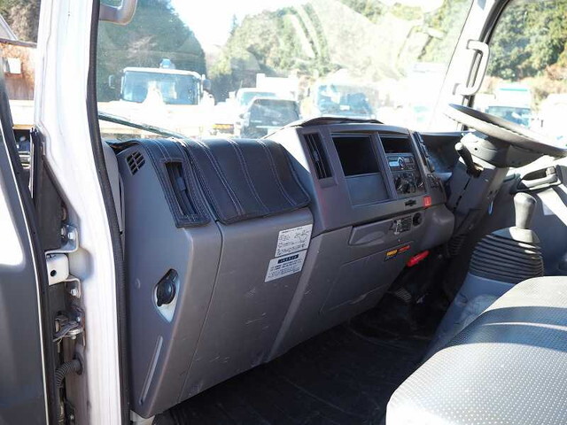 いすゞエルフクレーン3段小型（2t・3t）[写真32]