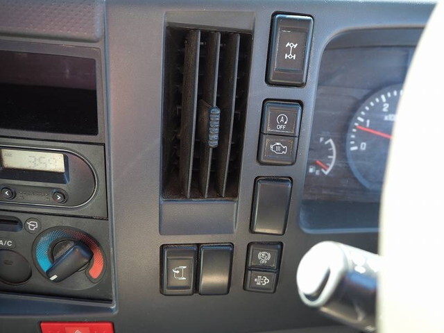 いすゞエルフクレーン3段小型（2t・3t）[写真37]