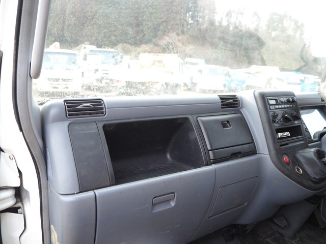 三菱ふそうキャンタークレーン4段小型（2t・3t）[写真33]