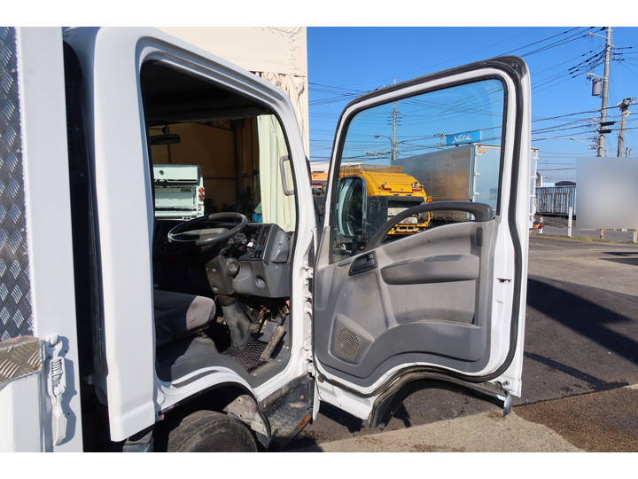 いすゞエルフ平ボディ小型（2t・3t）[写真27]