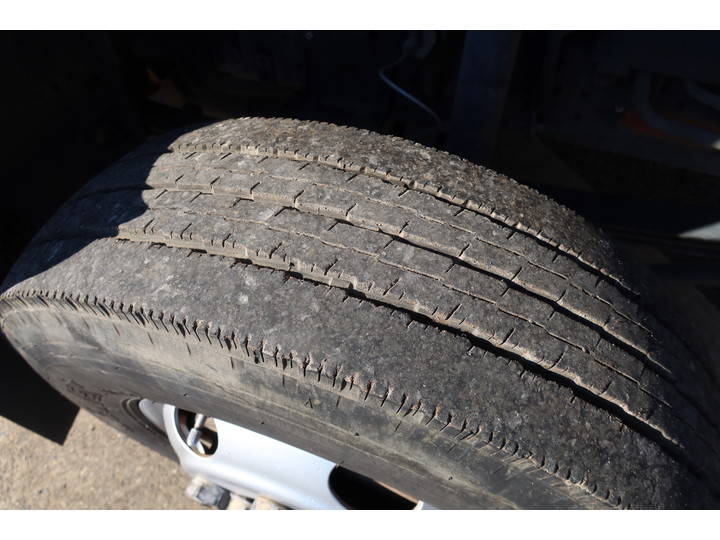 いすゞエルフ平ボディ小型（2t・3t）[写真05]