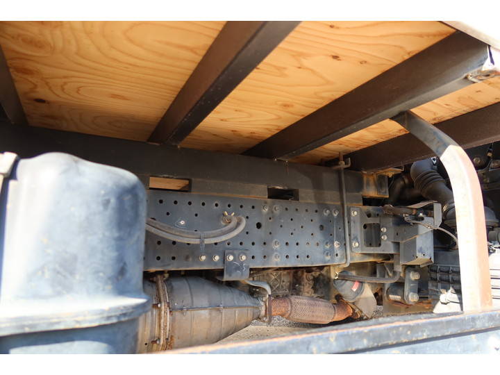 いすゞエルフ平ボディ小型（2t・3t）[写真08]