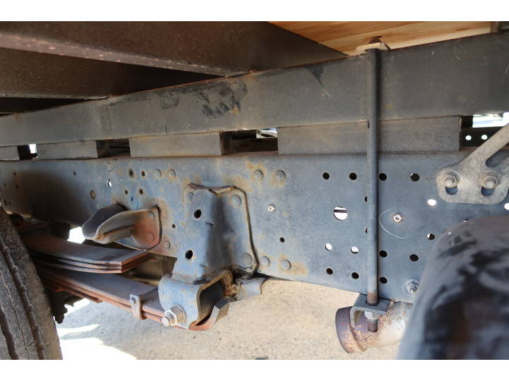 いすゞエルフ平ボディ小型（2t・3t）[写真09]