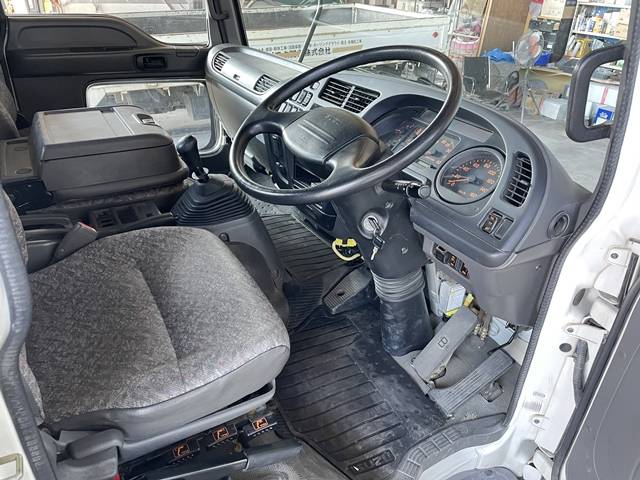 いすゞフォワードダンプ中型（4t）[写真33]