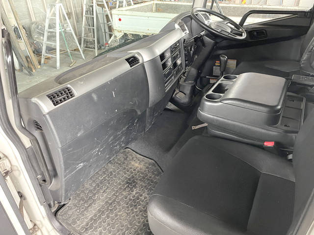 三菱ふそうファイタークレーン4段増トン（6t・8t）[写真32]