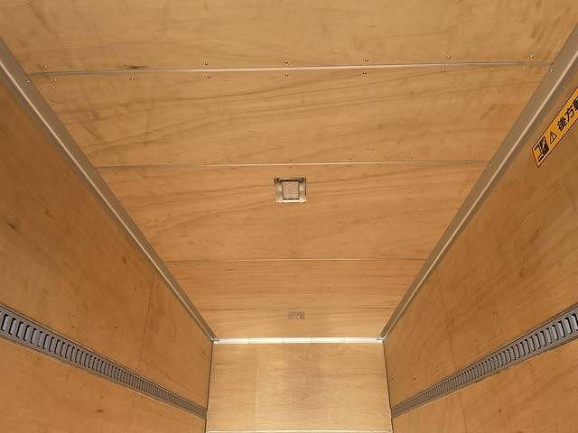 いすゞエルフパネルバン小型（2t・3t）[写真15]