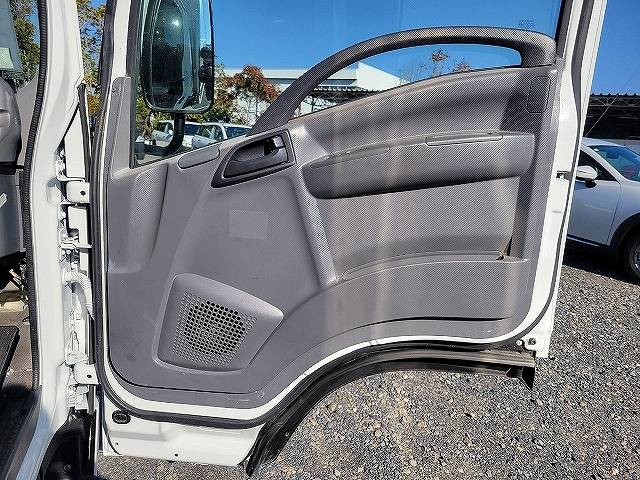 いすゞエルフパネルバン小型（2t・3t）[写真29]