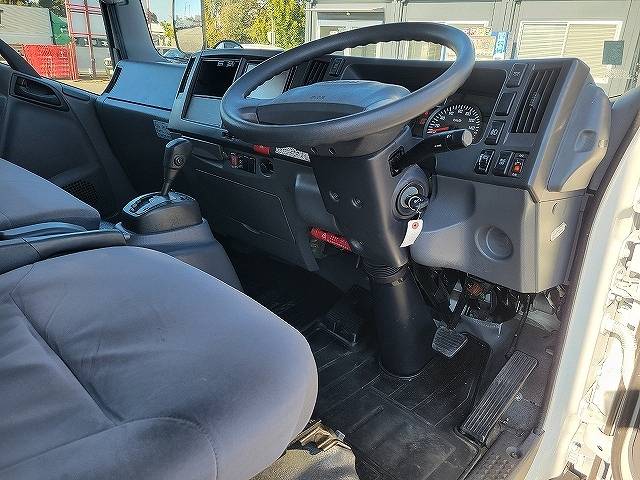 いすゞエルフパネルバン小型（2t・3t）[写真32]